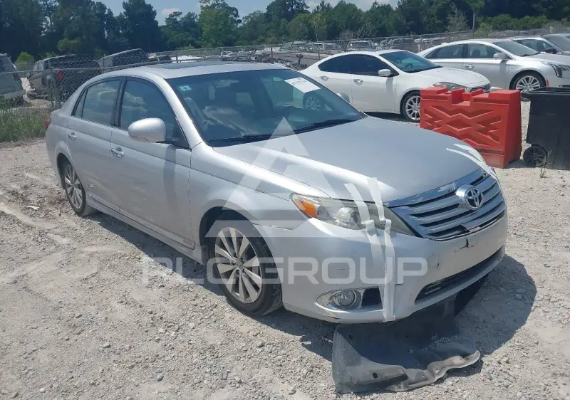 2011 Toyota AVALON фото