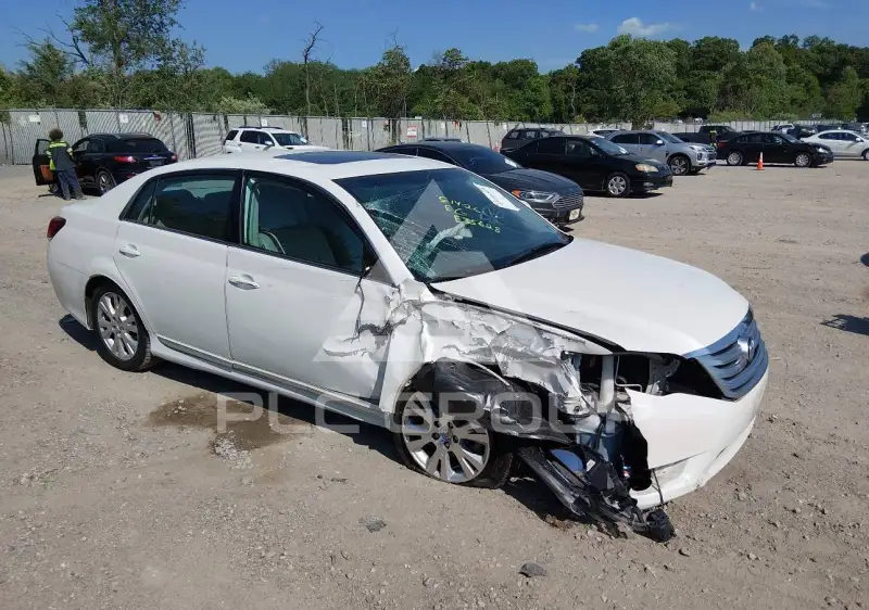 2011 Toyota AVALON photo