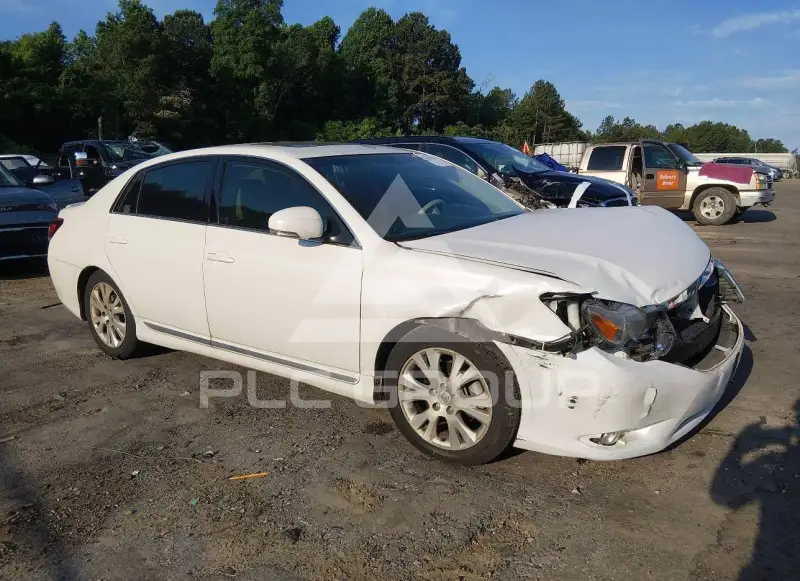 2011 Toyota AVALON photo