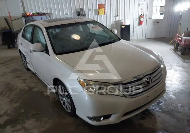 2011 Toyota AVALON фото
