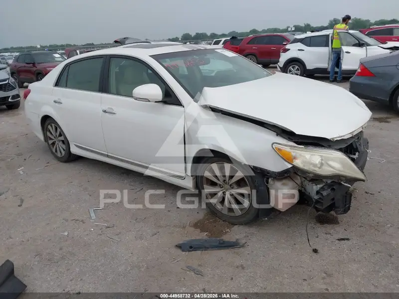 2011 Toyota AVALON photo