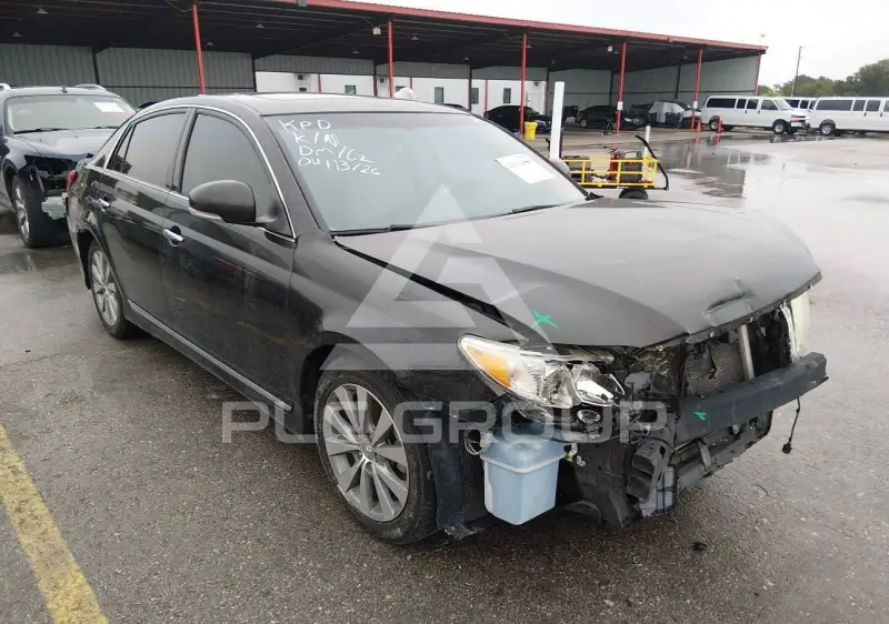 2011 Toyota AVALON фото