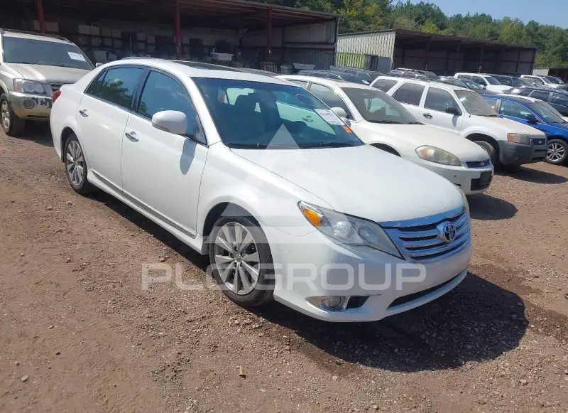 2011 Toyota AVALON фото