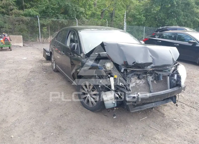 2011 Toyota AVALON photo