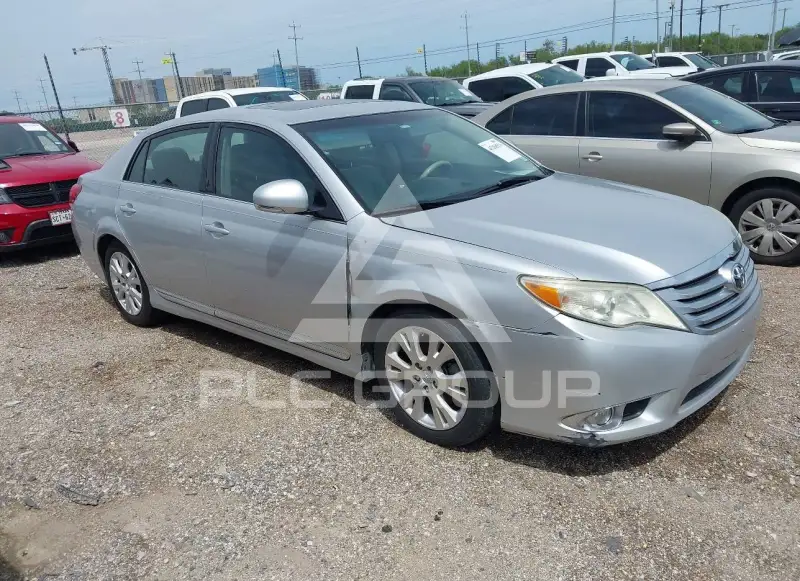2011 Toyota AVALON photo