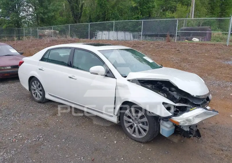 2011 Toyota AVALON фото