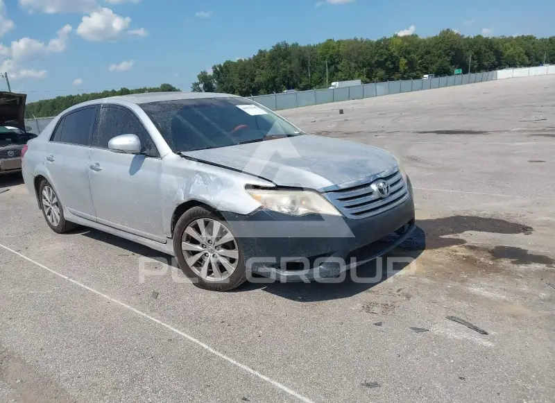 2011 Toyota AVALON photo