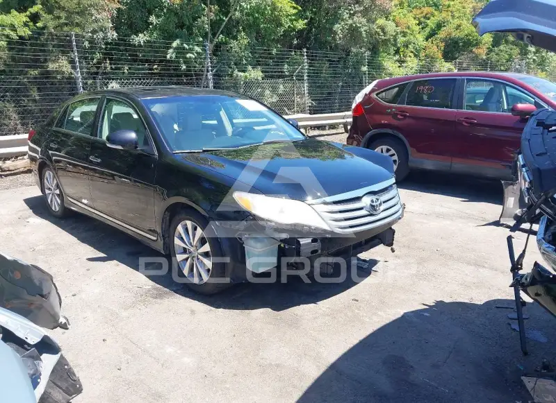2011 Toyota AVALON фото