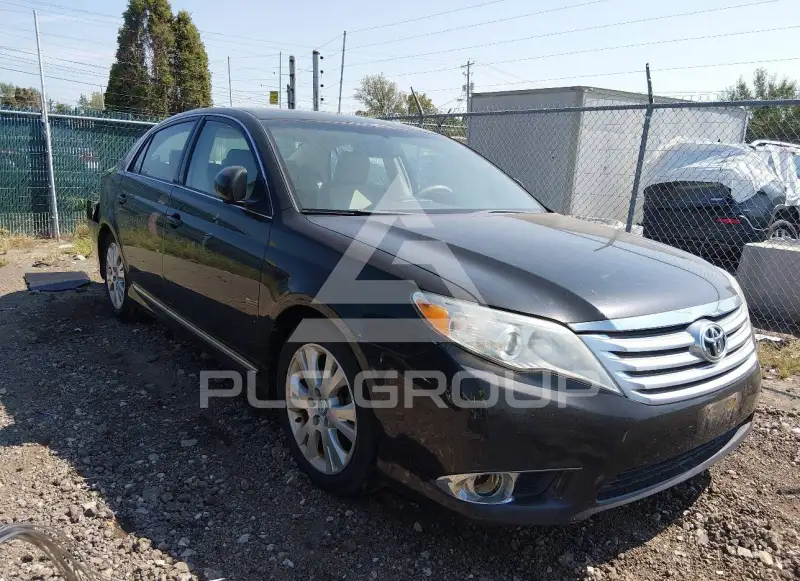 2011 Toyota AVALON фото