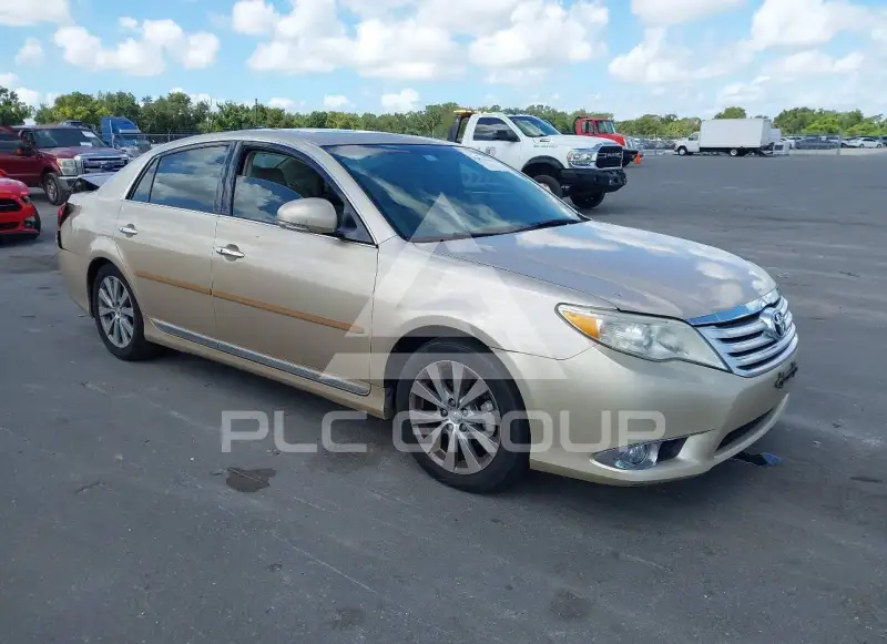 2011 Toyota AVALON фото