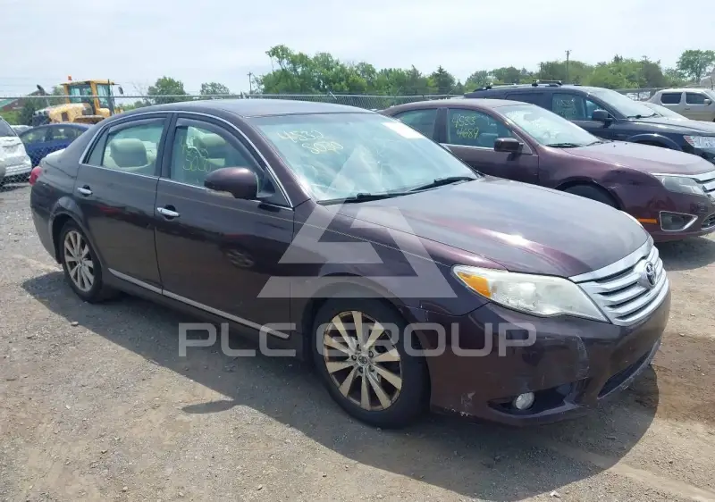 2011 Toyota AVALON photo