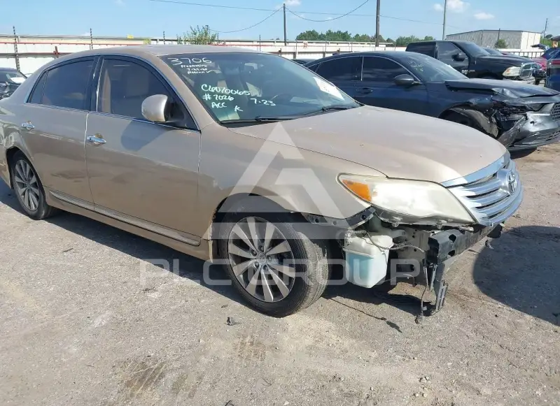 2011 Toyota AVALON фото