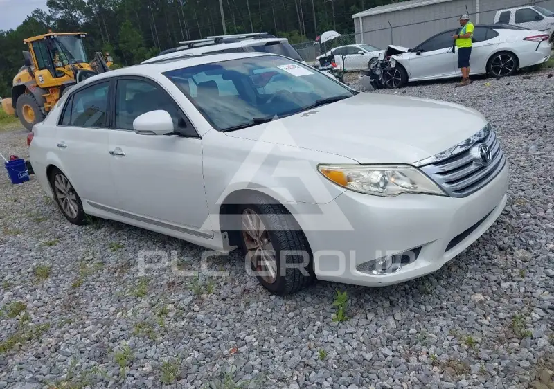 2011 Toyota AVALON photo