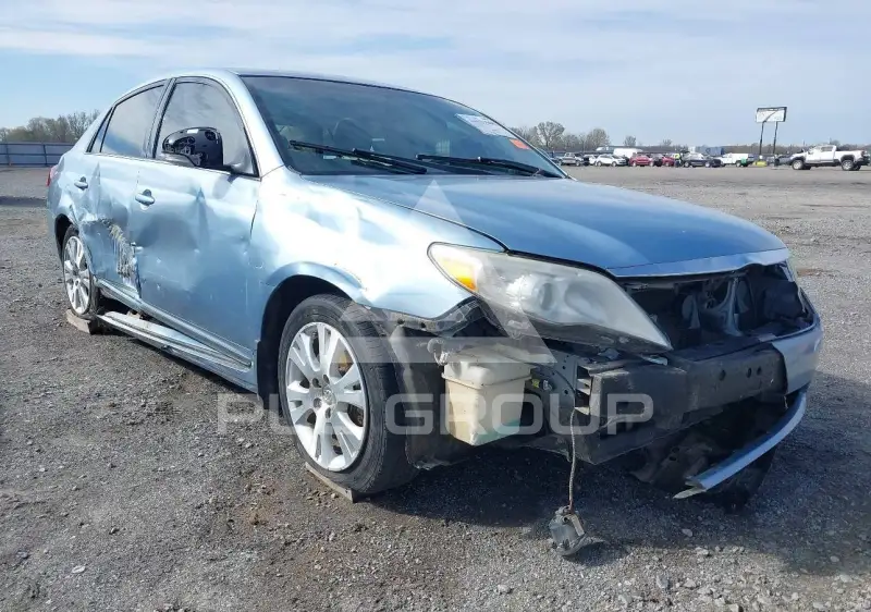 2011 Toyota AVALON photo