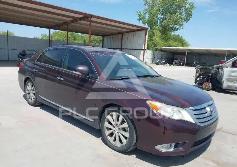 2011 Toyota AVALON фото