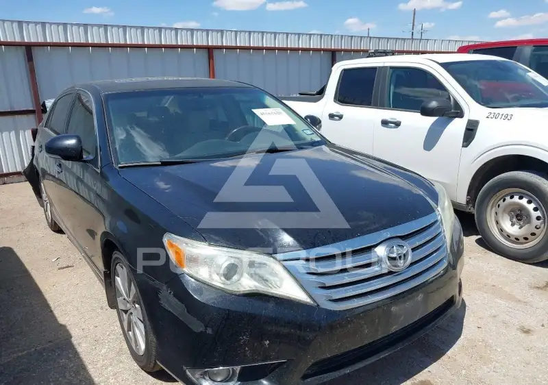 2011 Toyota AVALON фото