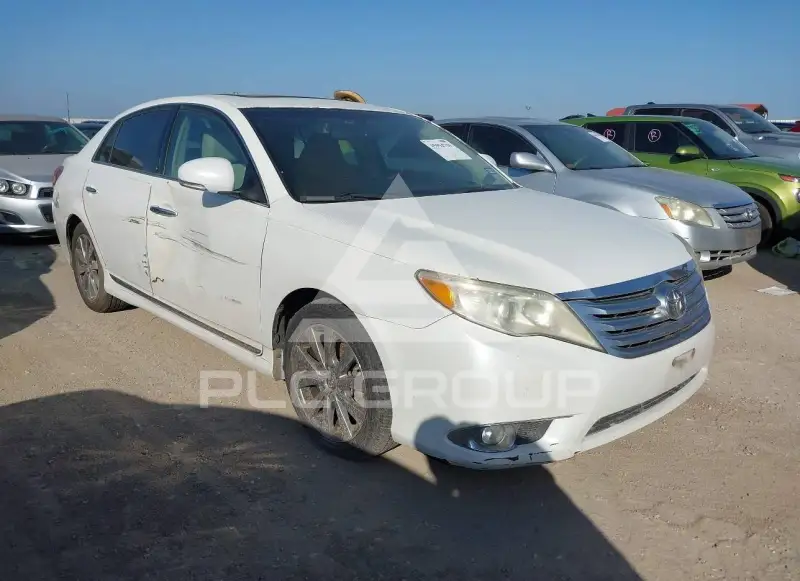 2011 Toyota AVALON фото
