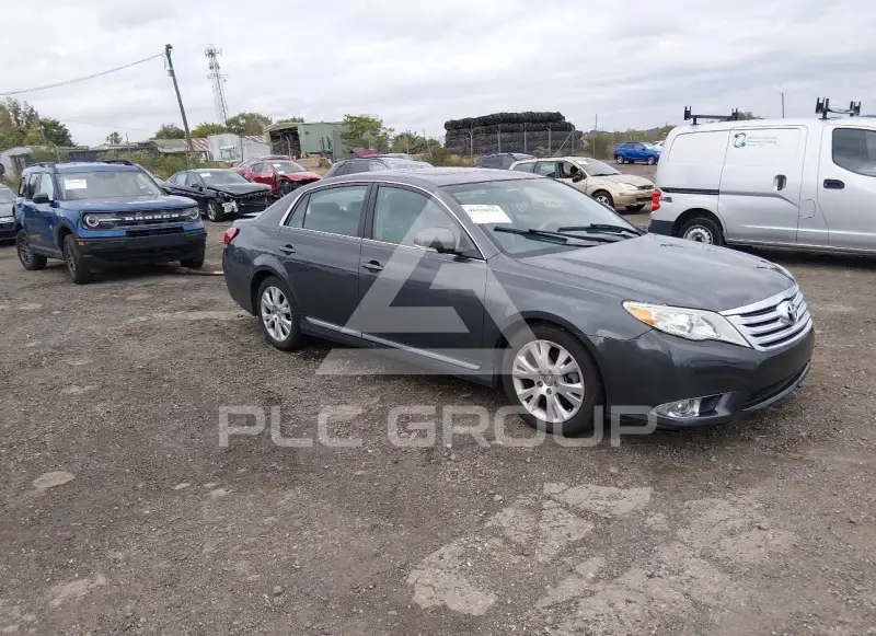 2011 Toyota AVALON фото