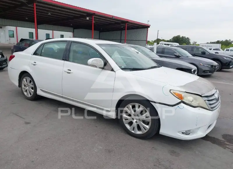 2011 Toyota AVALON photo