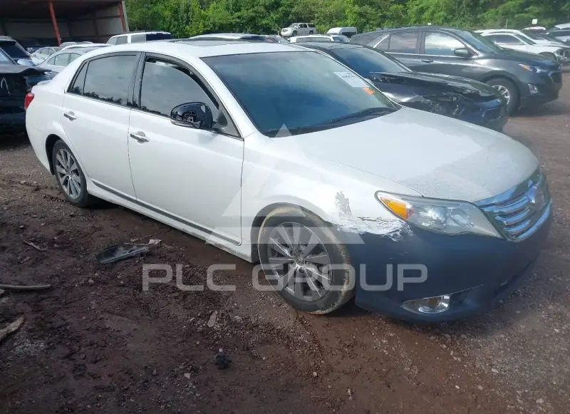 2011 Toyota AVALON фото