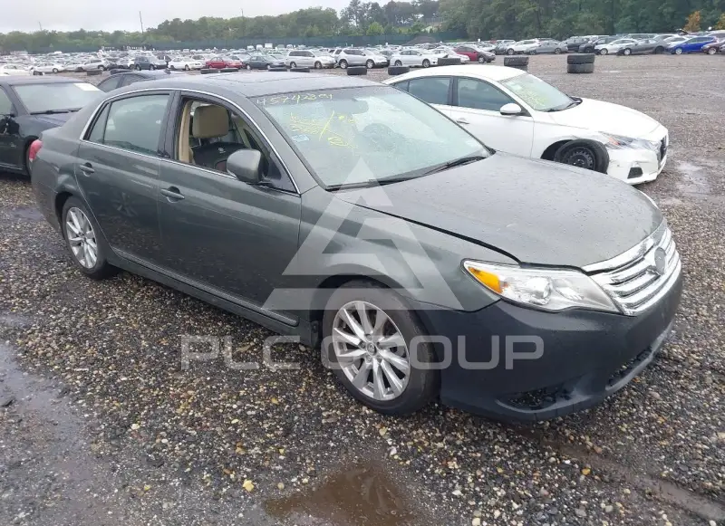 2011 Toyota AVALON фото