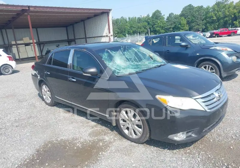 2011 Toyota AVALON photo