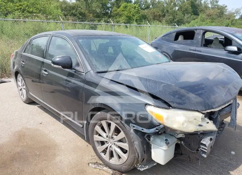 2011 Toyota AVALON photo