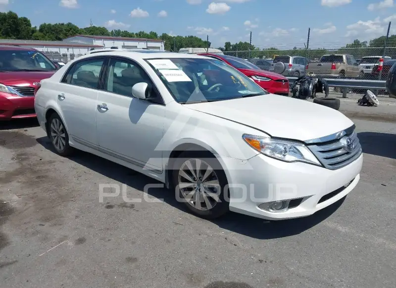 2011 Toyota AVALON фото