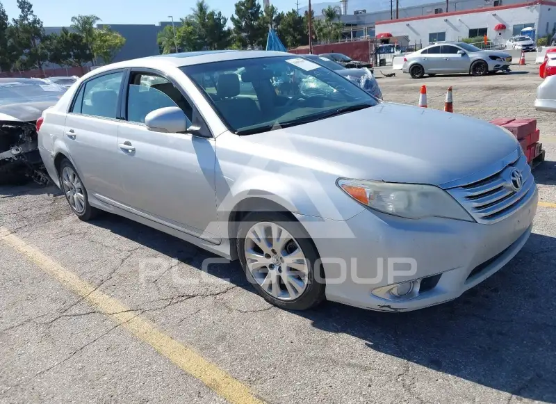 2011 Toyota AVALON фото