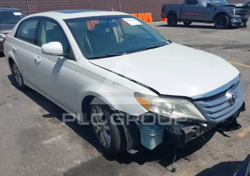 2011 Toyota AVALON photo