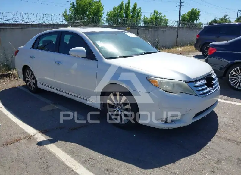 2011 Toyota AVALON фото