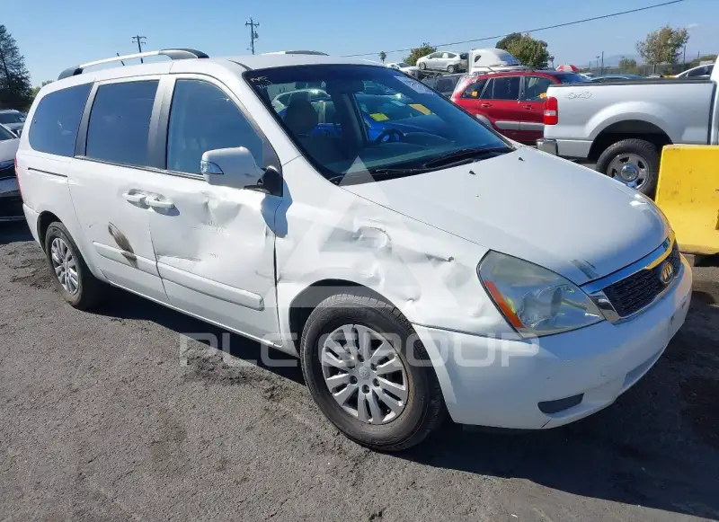 2011 KIA Sedona photo
