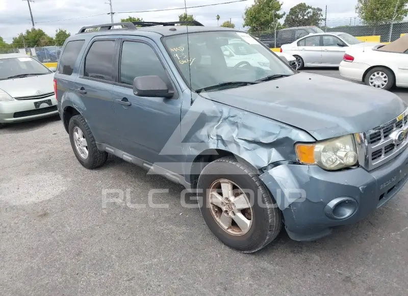 2011 Ford ESCAPE photo