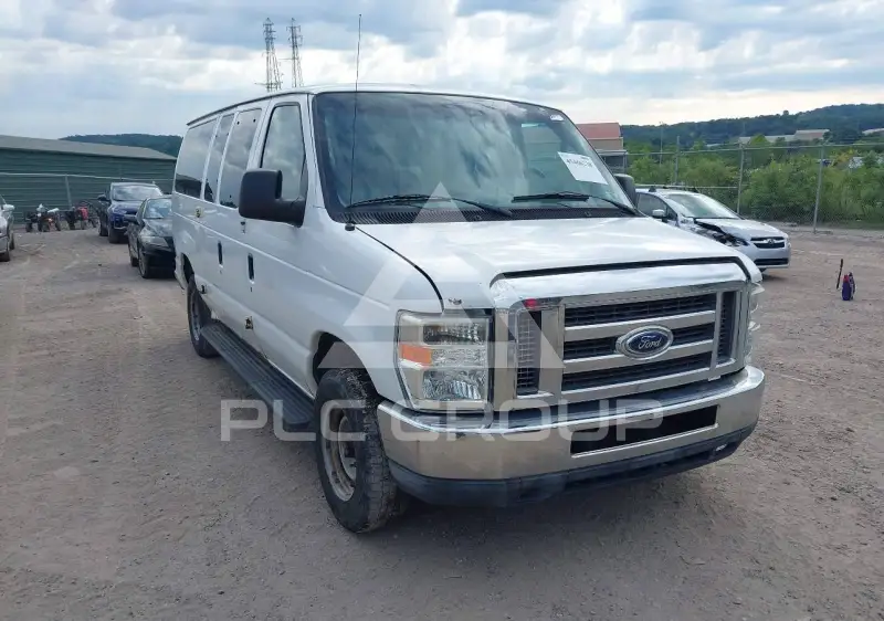 2011 Ford E-350 photo
