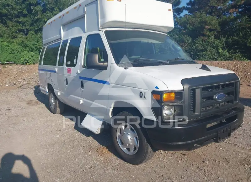 2011 Ford E-350 фото