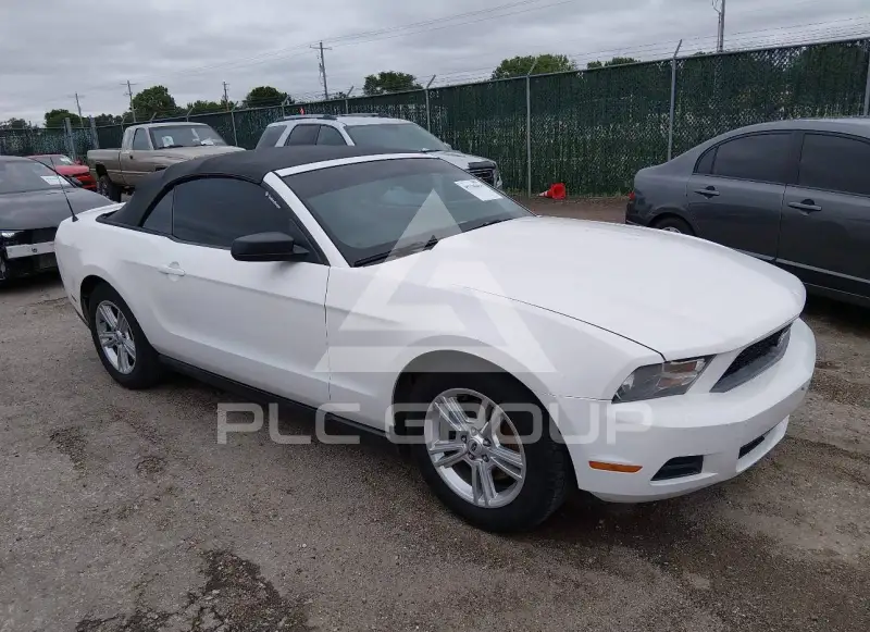 2011 Ford MUSTANG photo