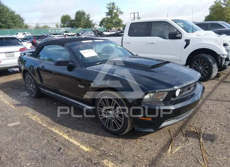 2011 Ford MUSTANG photo