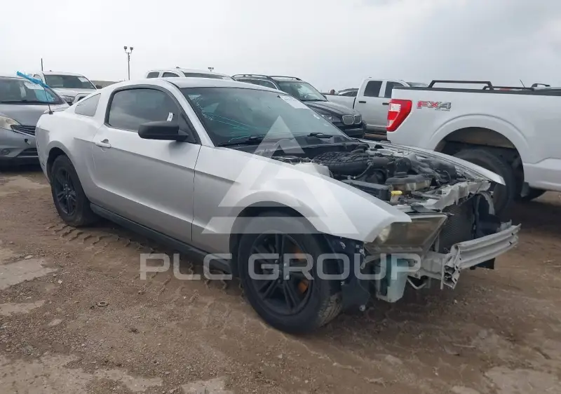 2011 Ford MUSTANG photo