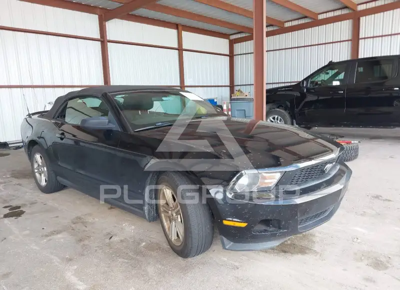 2011 Ford MUSTANG фото