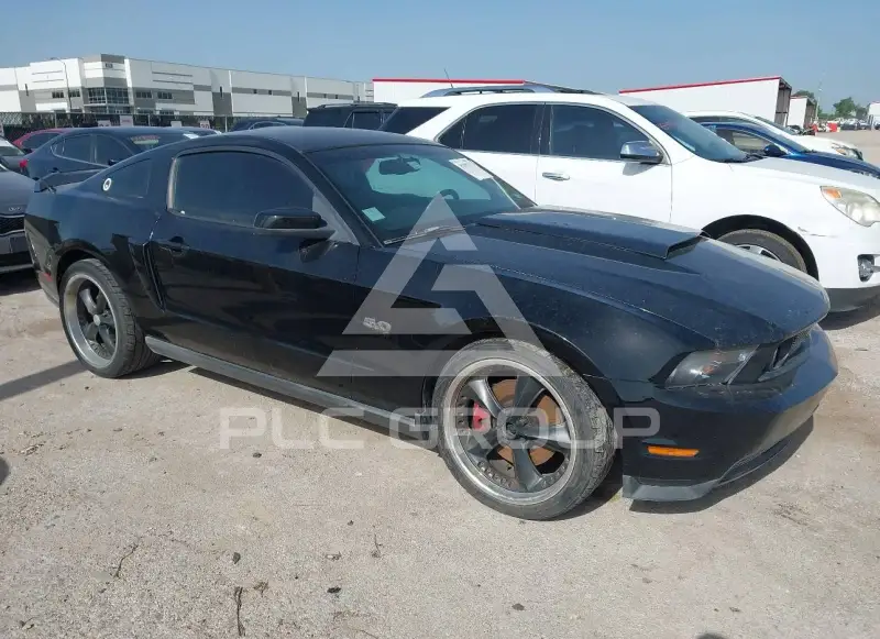 2011 Ford MUSTANG photo