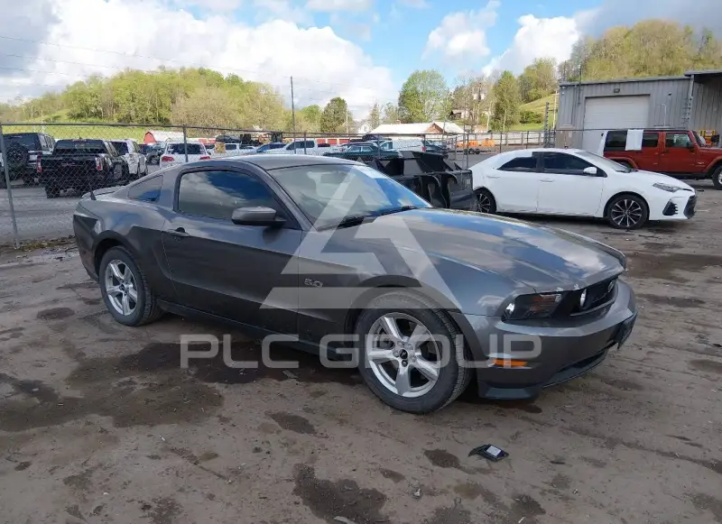 2011 Ford MUSTANG фото