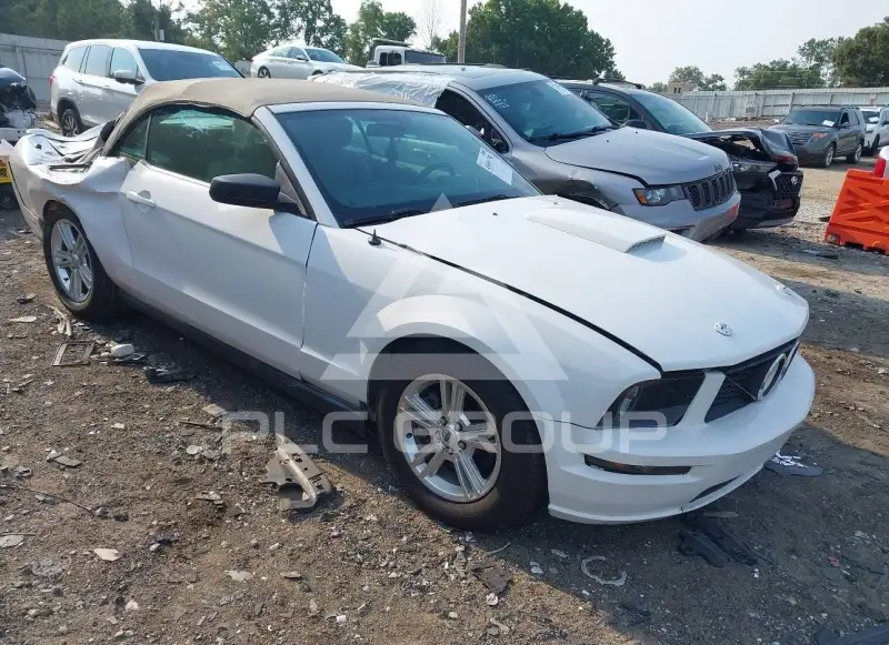 2011 Ford MUSTANG фото