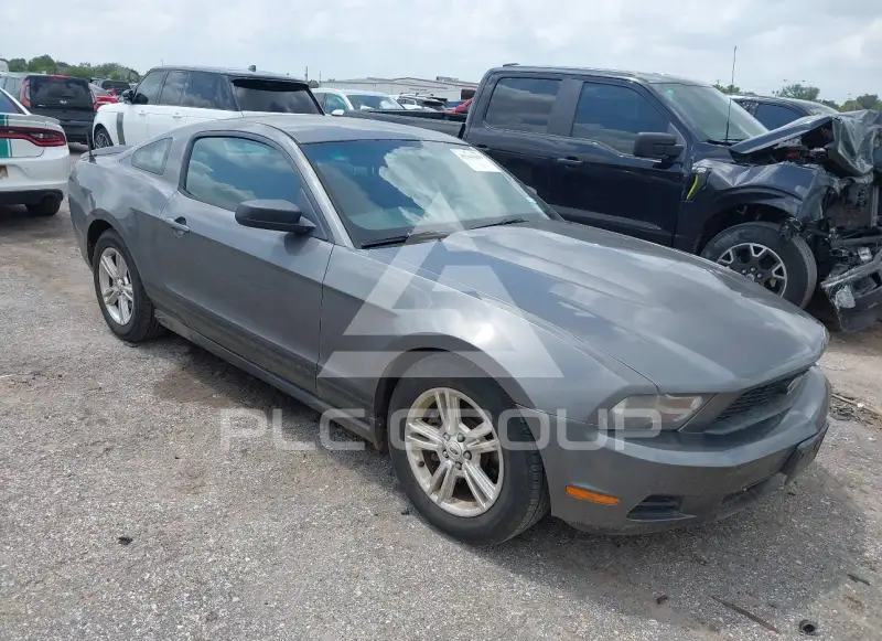 2011 Ford MUSTANG фото