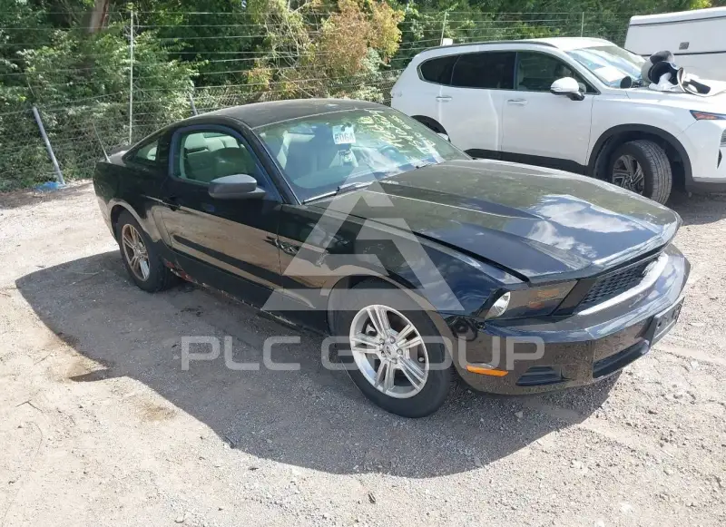 2011 Ford MUSTANG photo