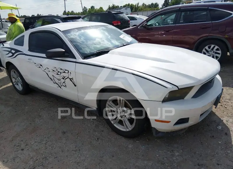 2011 Ford MUSTANG фото