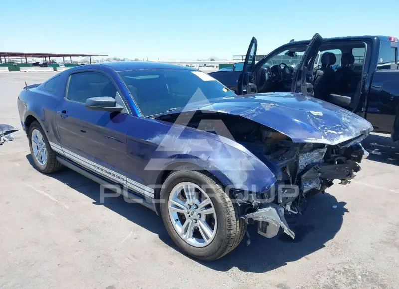 2011 Ford MUSTANG photo