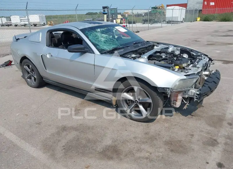 2011 Ford MUSTANG фото