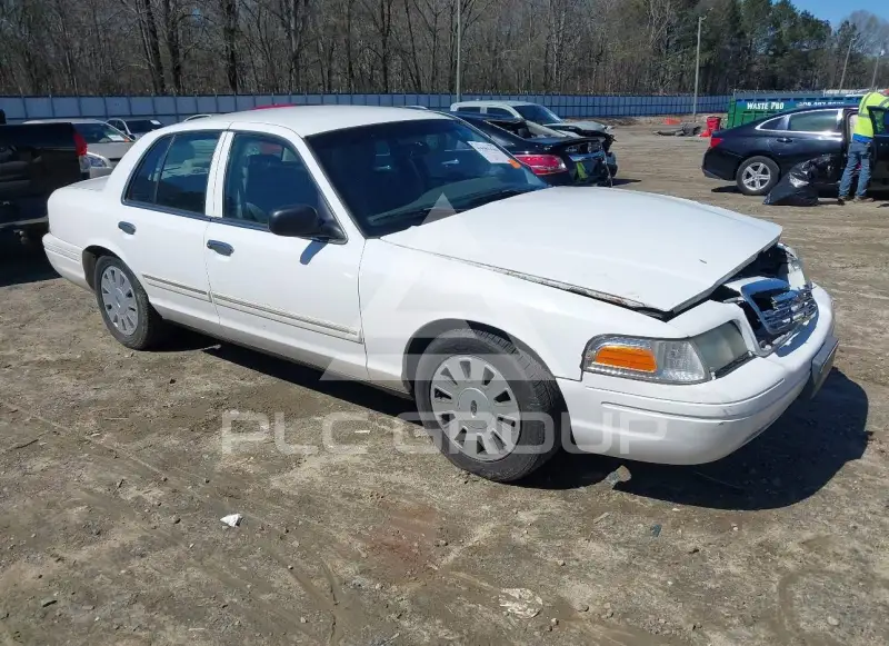 2011 Ford CROWN photo