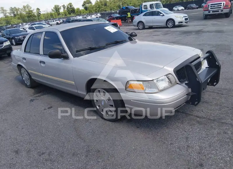 2011 Ford CROWN photo