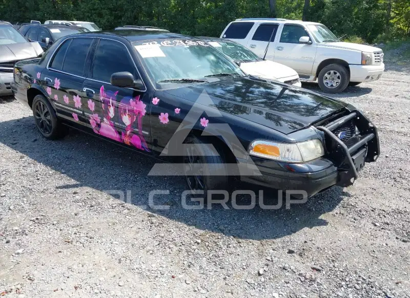2011 Ford CROWN photo